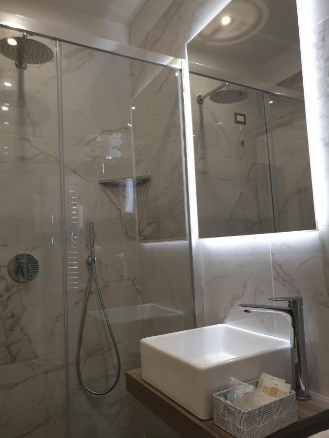 Deluxe Room,1018403893:JPEG