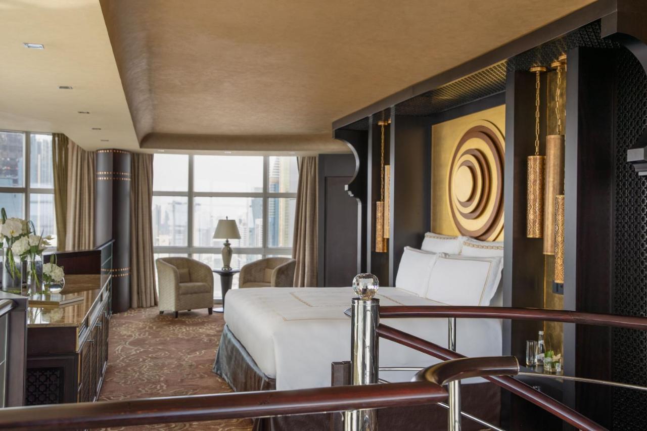 Suite Royal con Vista Panoramica sullo Skyline, Trasferimento Aeroportuale, Accesso Diretto al Museum of the Future, Colazione Gratuita, Tè Pomeridiano Esclusivo, Aperitivi Serali, Rinfreschi con Bevande Analcoliche e Tartine
