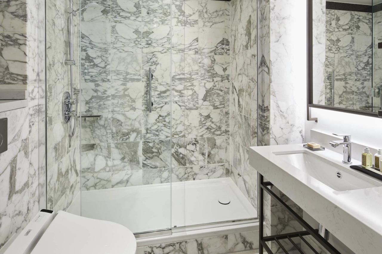 One-Bedroom Suite with Executive Lounge Access,1157427033:JPEG