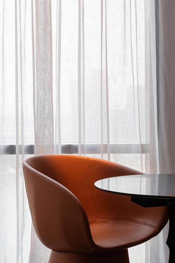 2 Twin Standard Downtown View ( Comp transfer to Kite Beach & Dubai Mall ),1284184873:JPEG