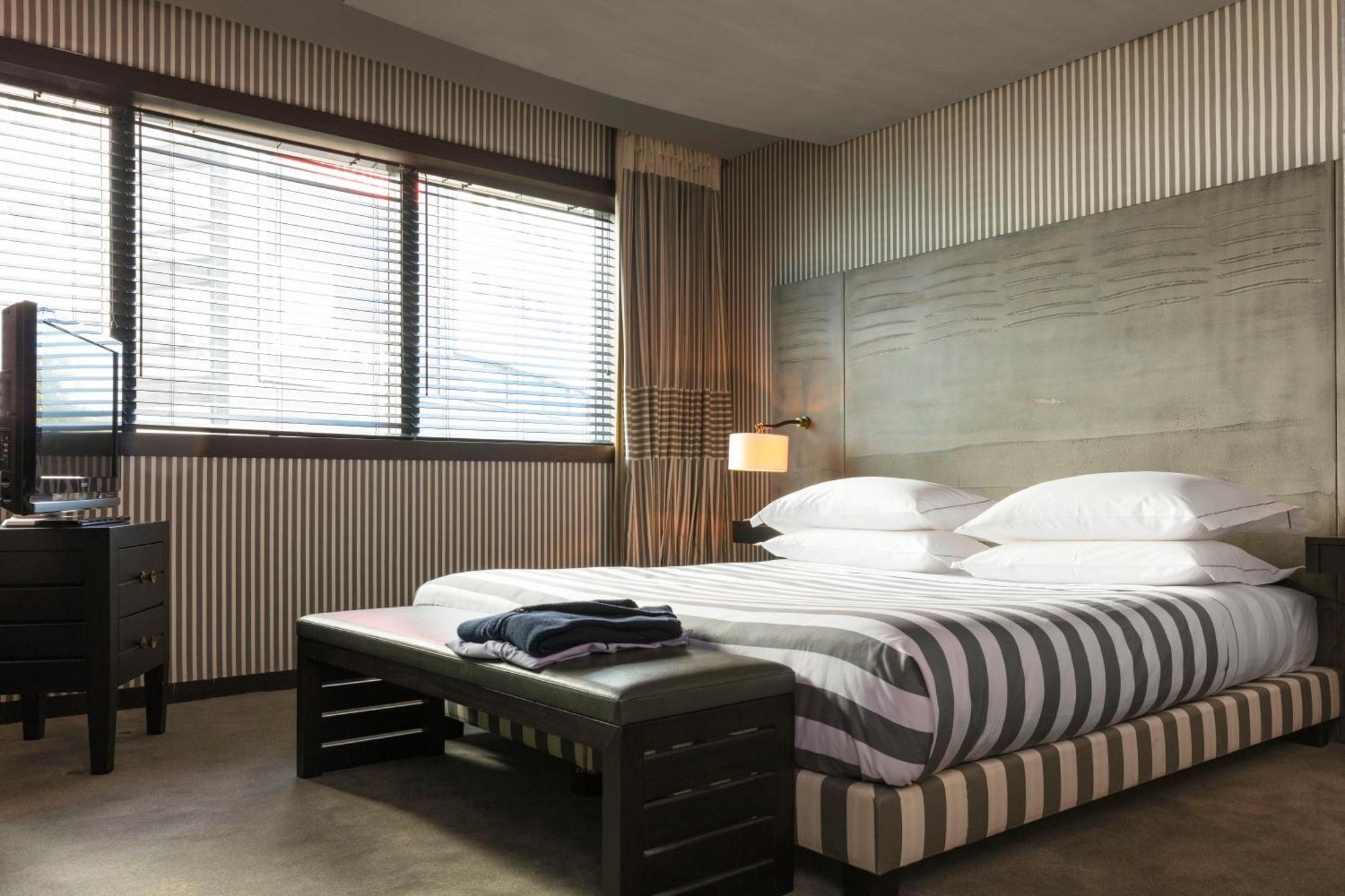 Classique Square,1708092182:JPEG