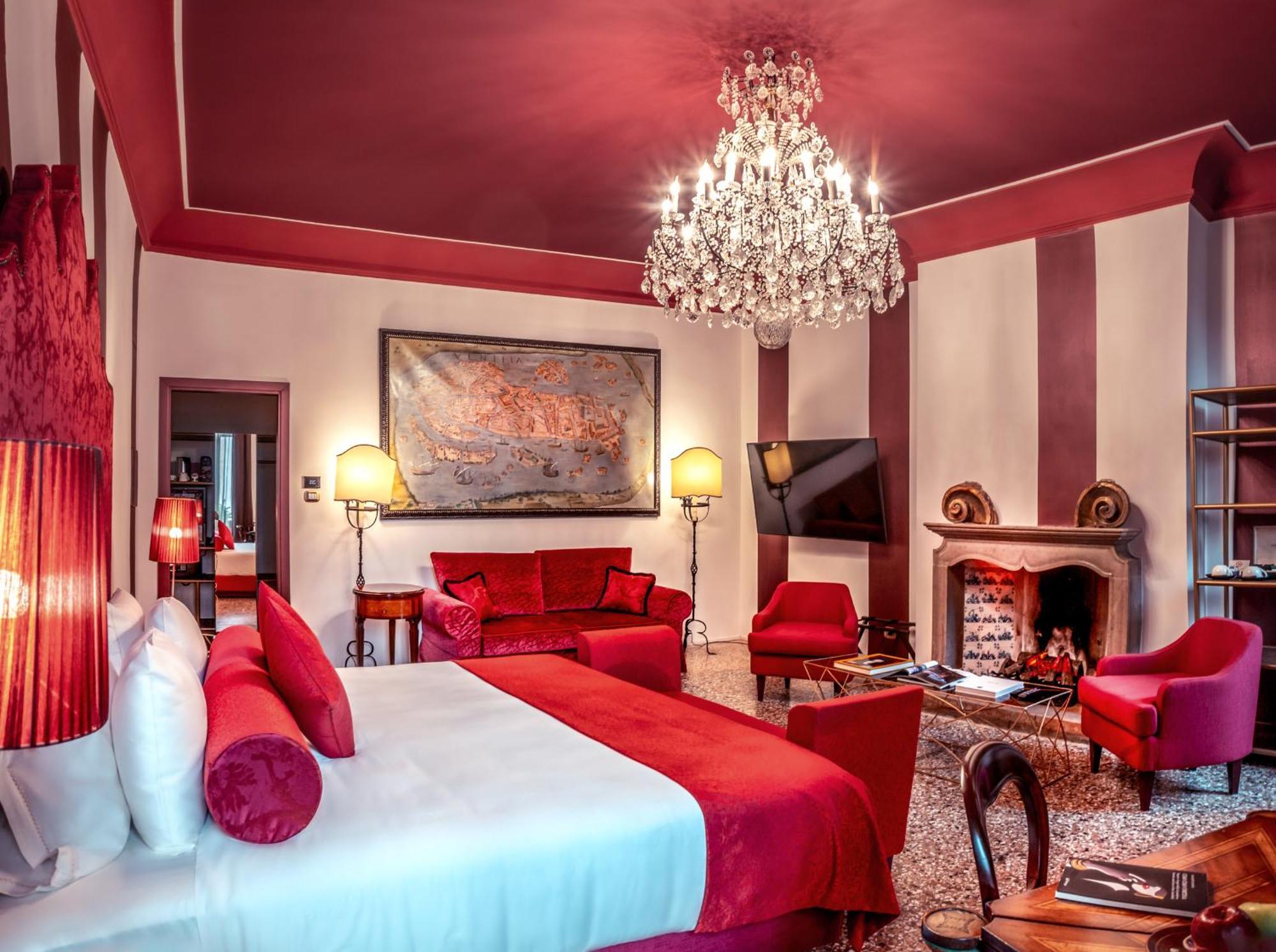 Junior Suite Deluxe con Vista Canale