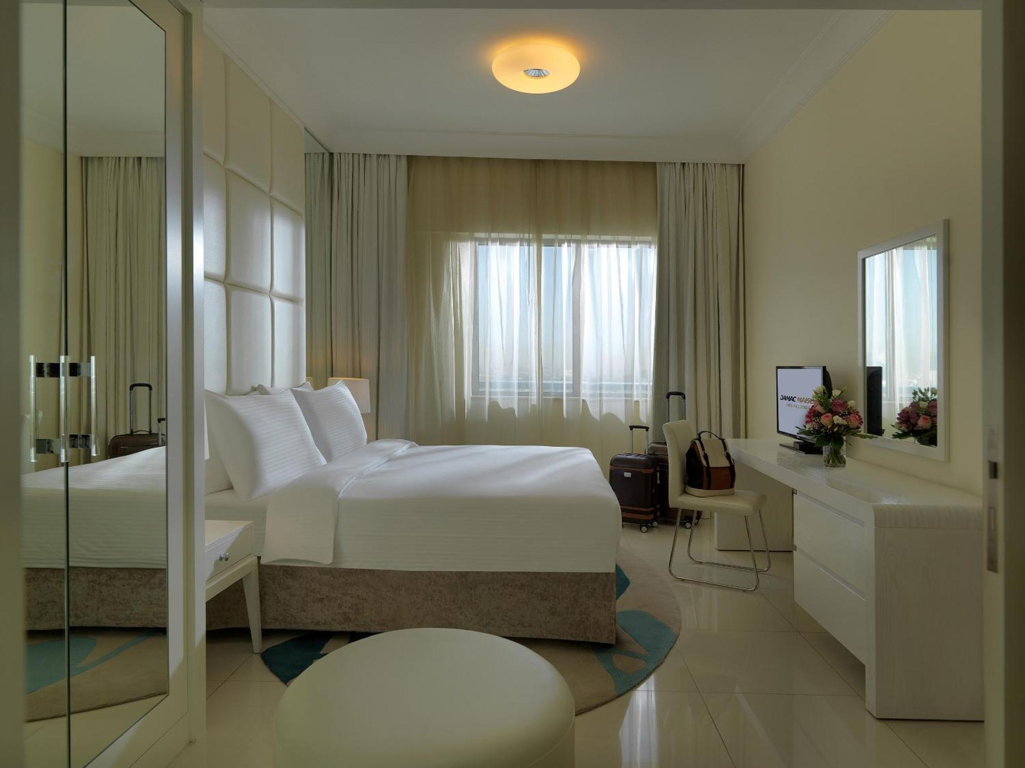 Sistemazione con 2 Camere da Letto, Vista sulla Città, Angolo Cottura e Balcone Privato