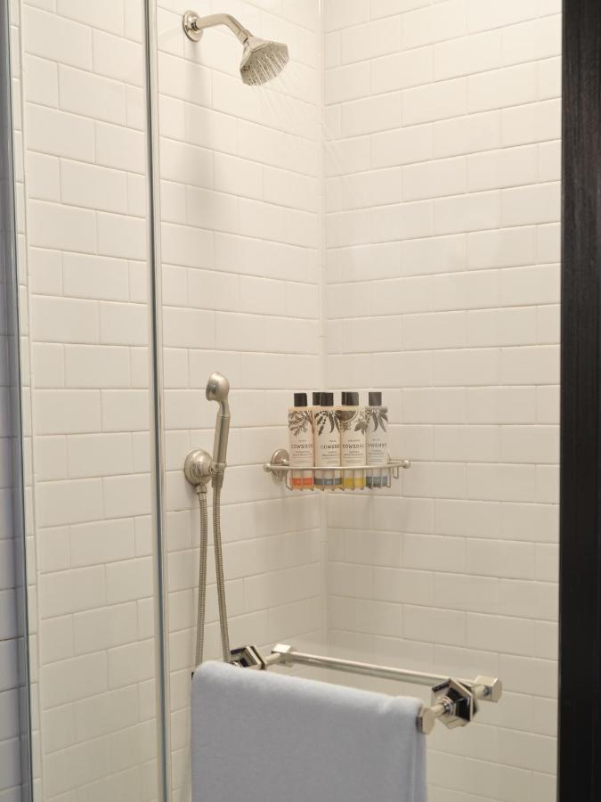 Large,1270627609:JPEG