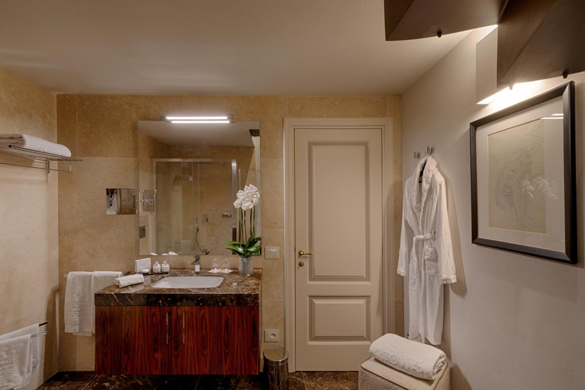 Brunelleschi - Suite King con Vista Duomo e Vasca da Bagno con Idromassaggio