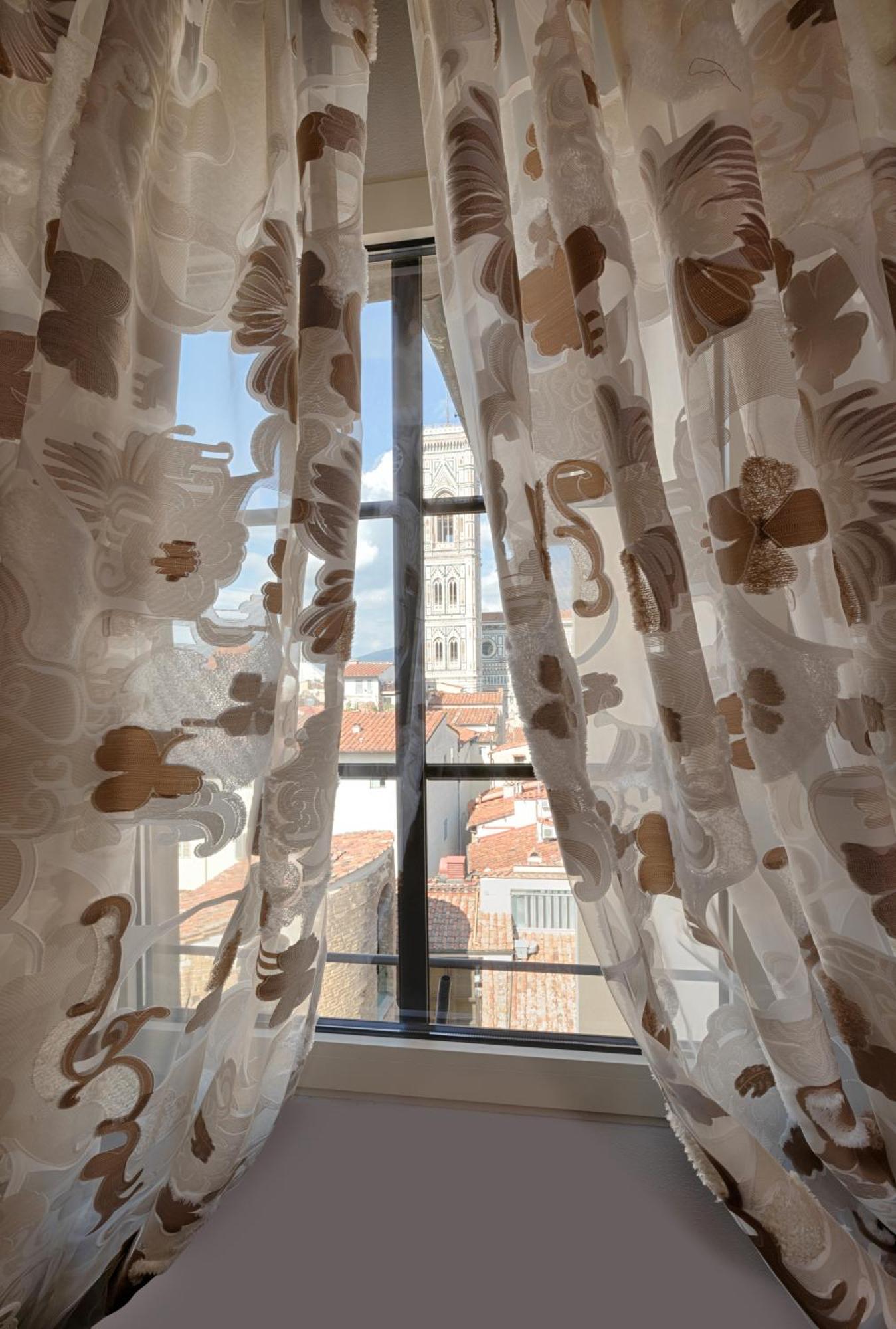 Lorenzo il Magnifico - Suite Deluxe con Vista Duomo e Vasca da Bagno con Idromassaggio