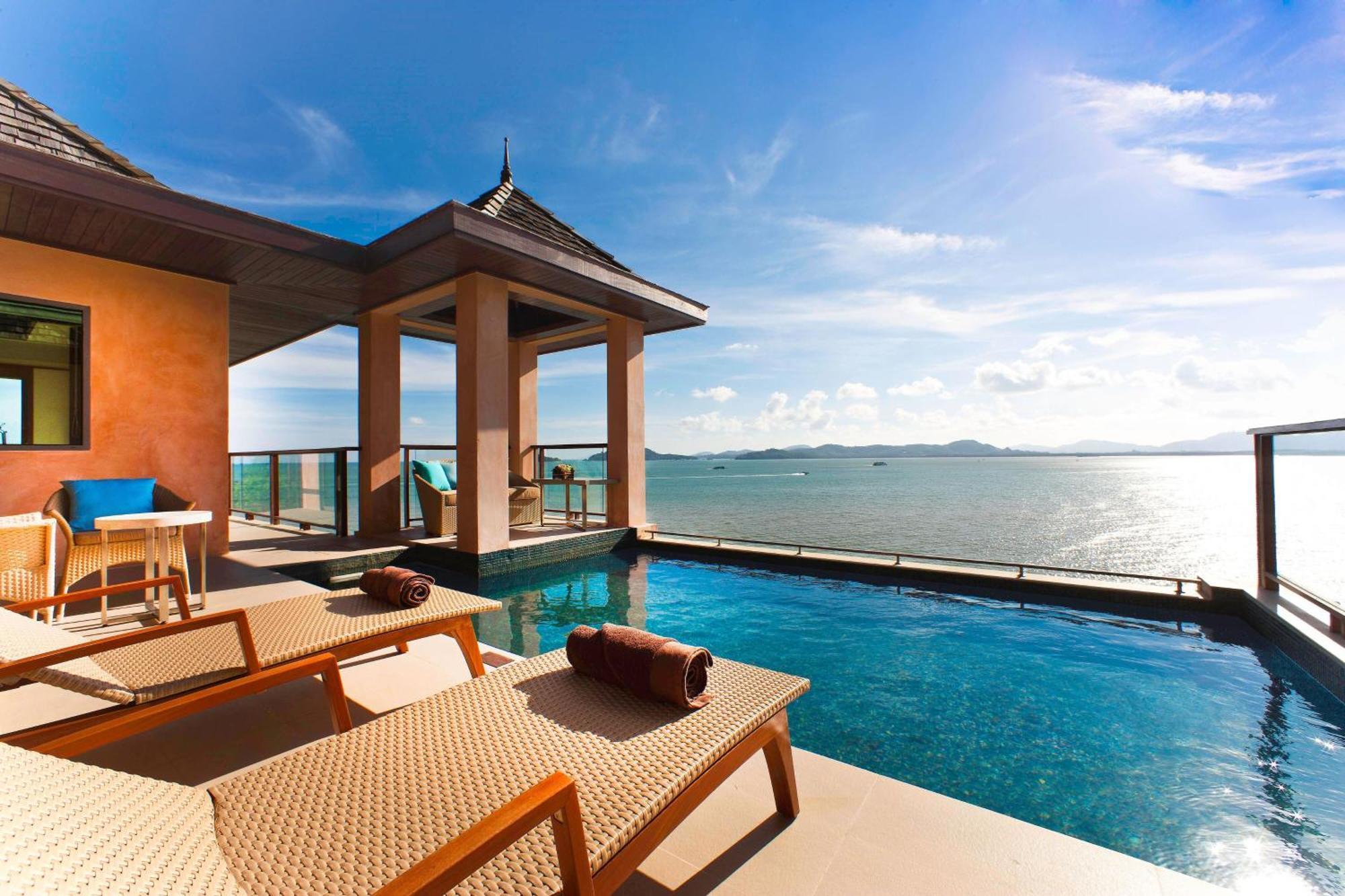 Oceanfront View 2 Bedroom Villa