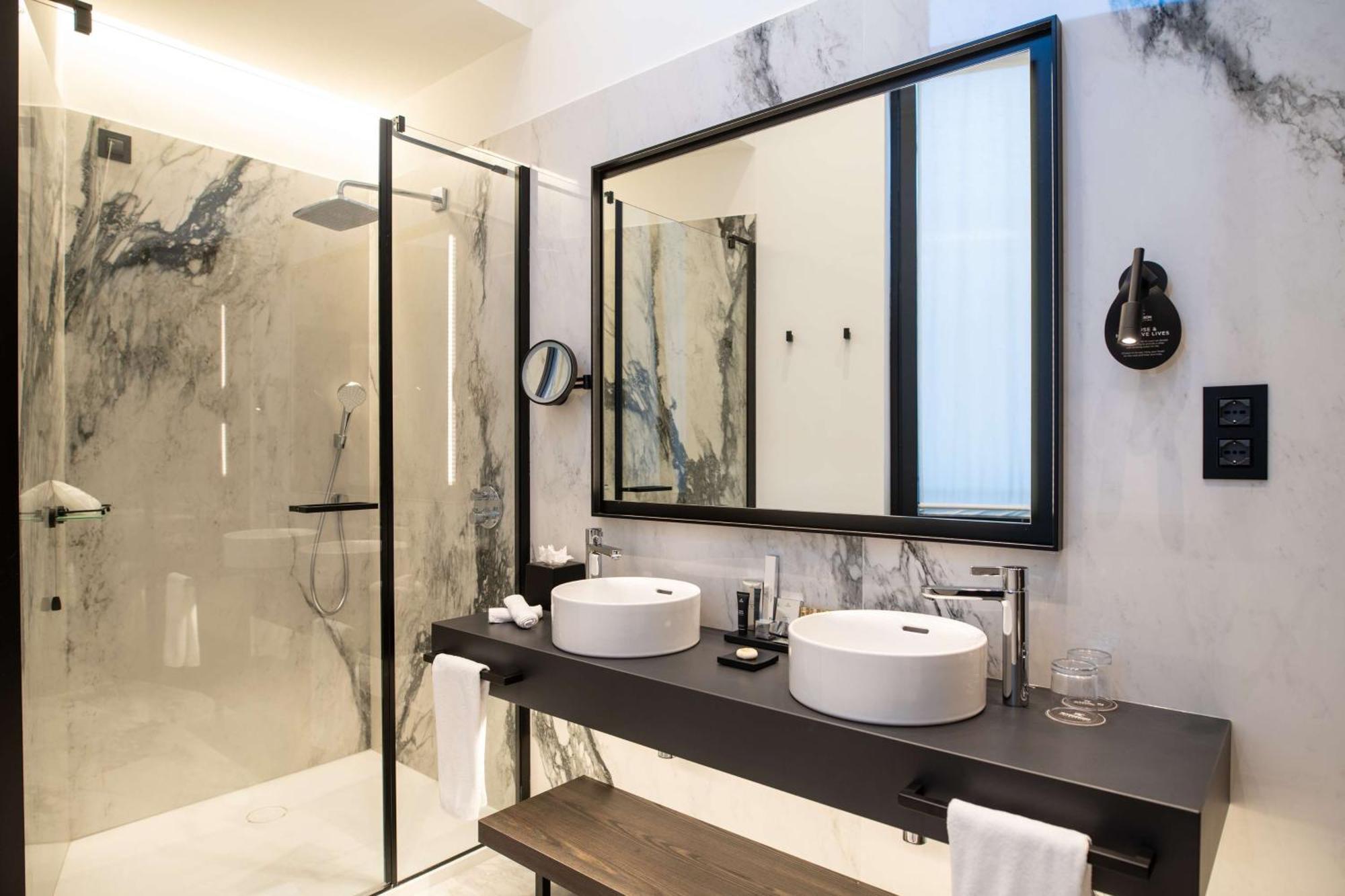 Junior Suite,1555835119:JPEG