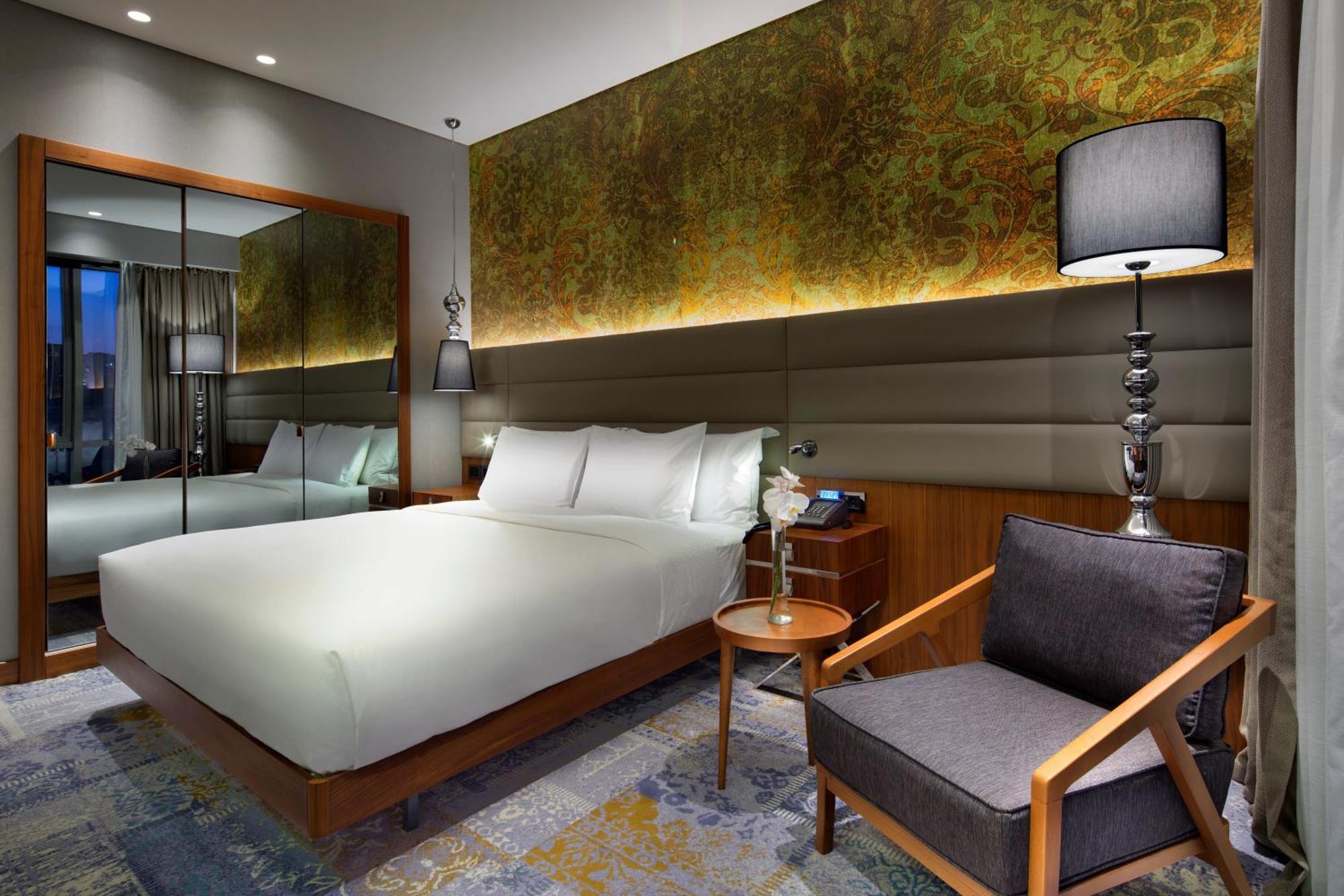 King Guest Room,1552672990:JPEG