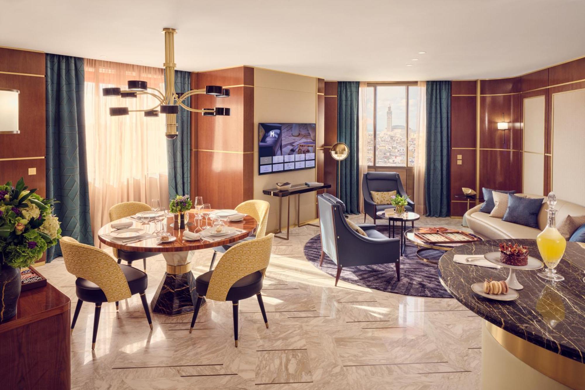 Executive Suite,1574686649:JPEG