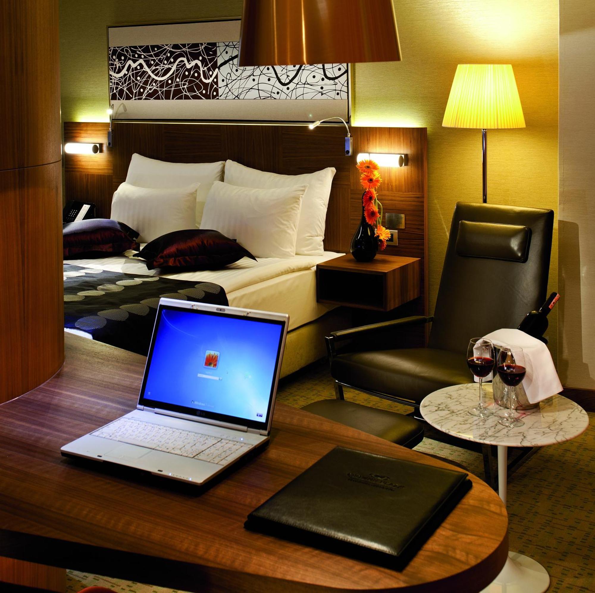 Premium King Room Lounge Access,1606559801:JPEG