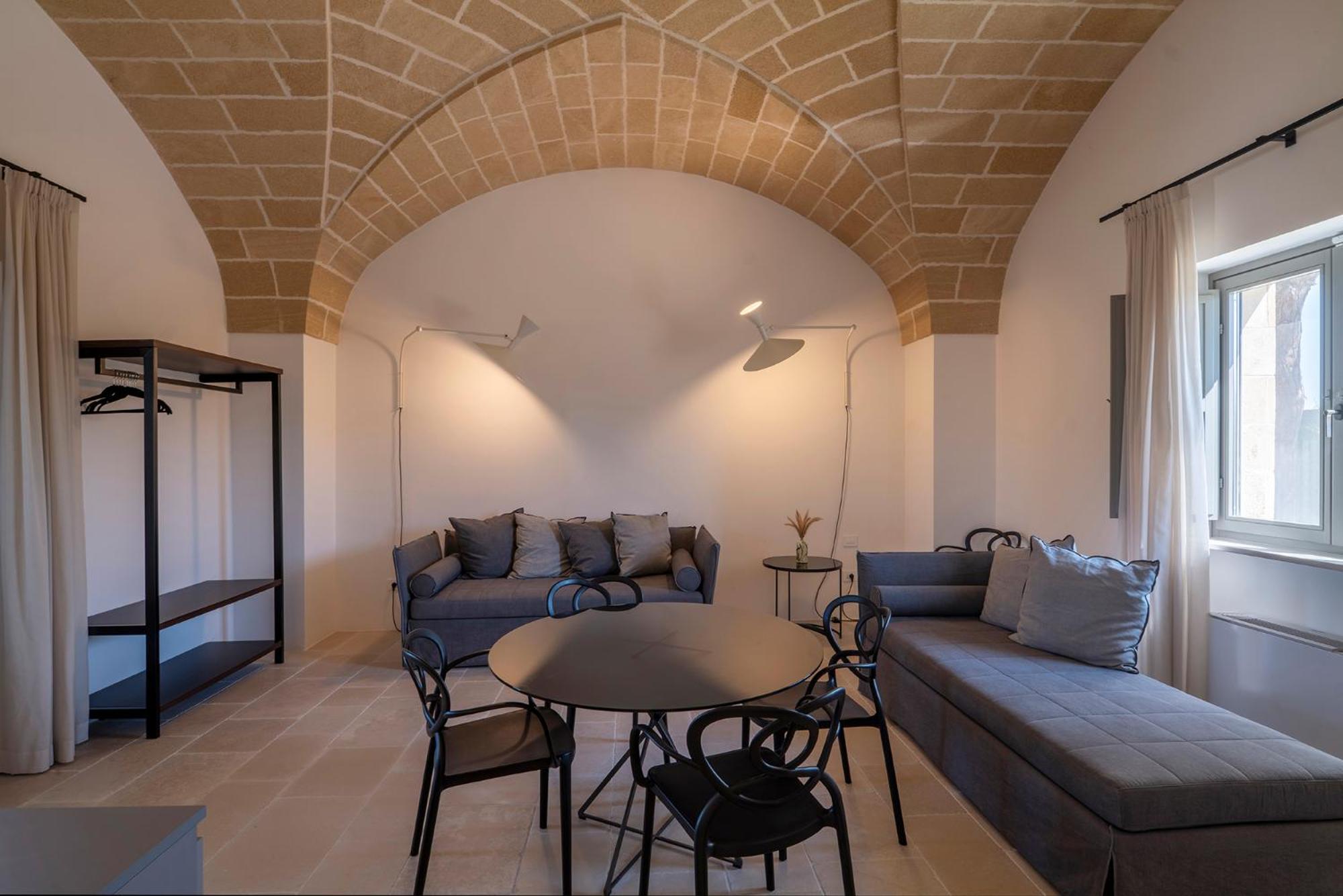 Suite with Hot Tub,1624881270:JPEG