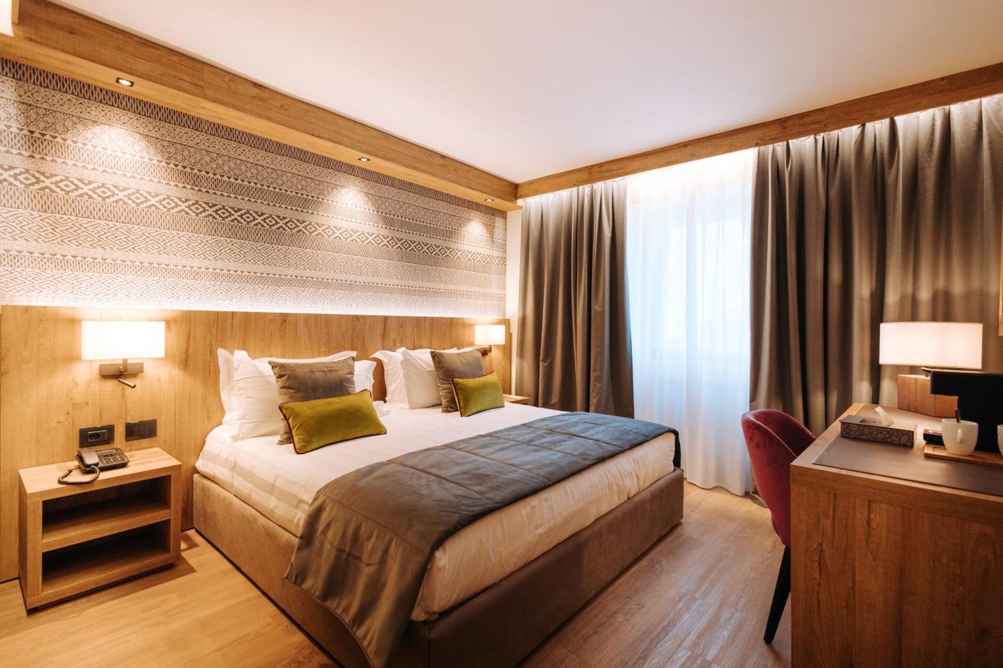 Deluxe Room,1642996117:JPEG