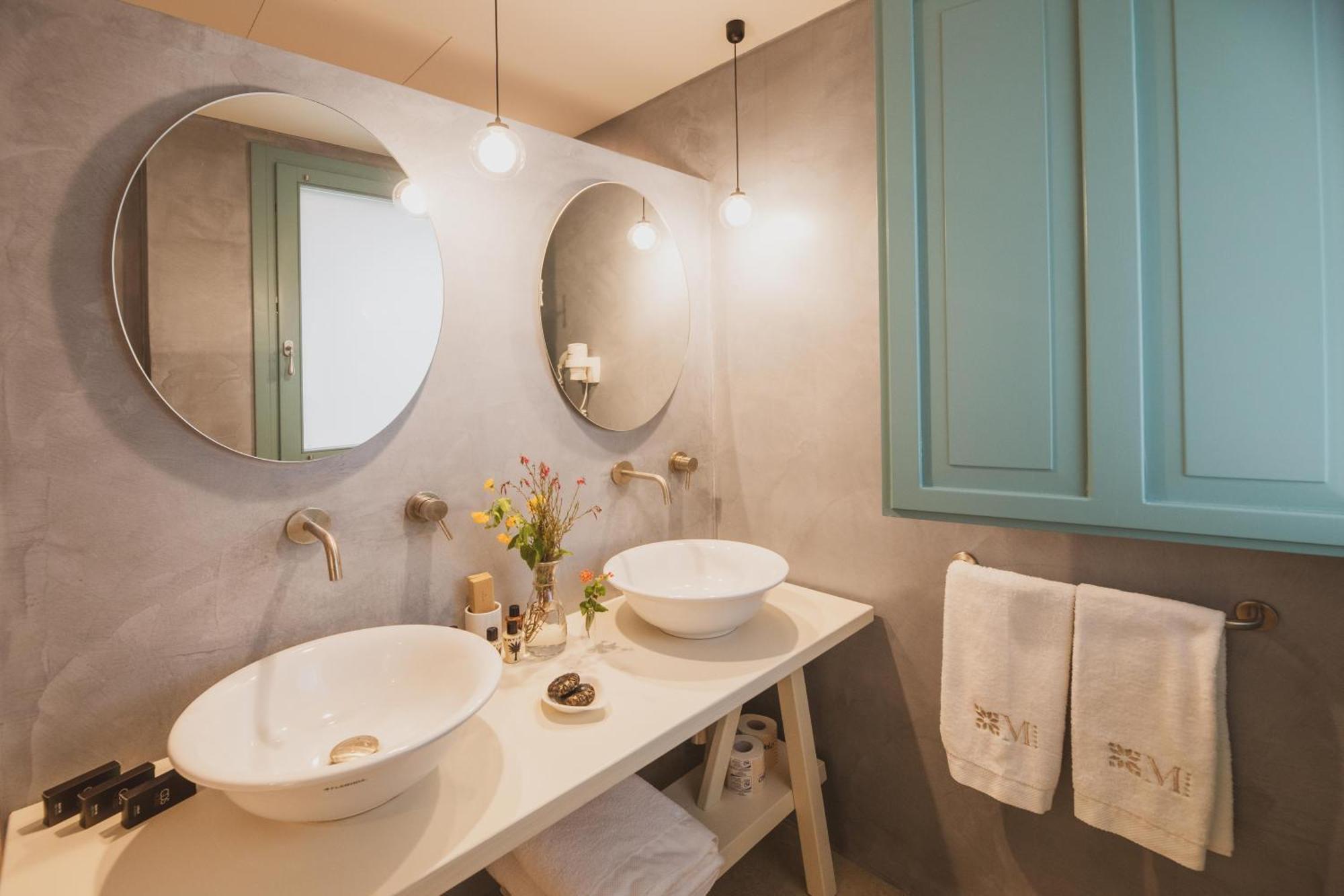 Deluxe Suite Spa Bath