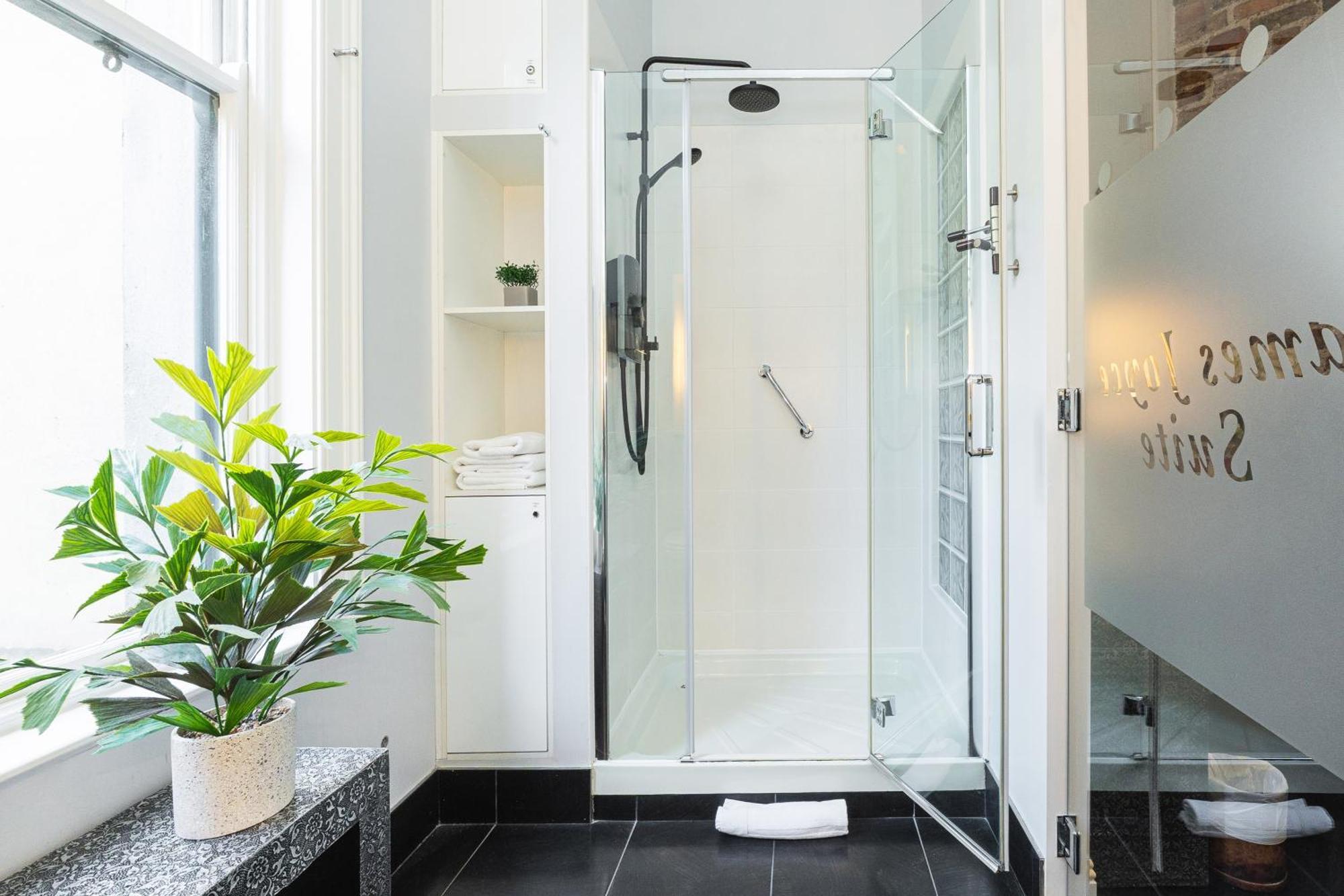 The W.B.Yeats Suite (Single & King),1651170264:JPEG