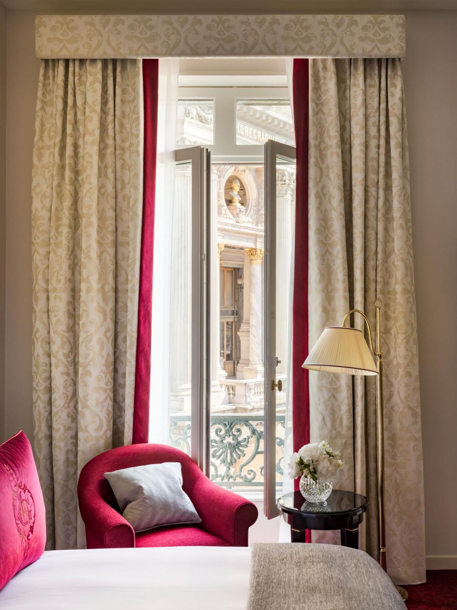 Camera Classic Doppia con Letti Singoli con Balcone e Vista Opera