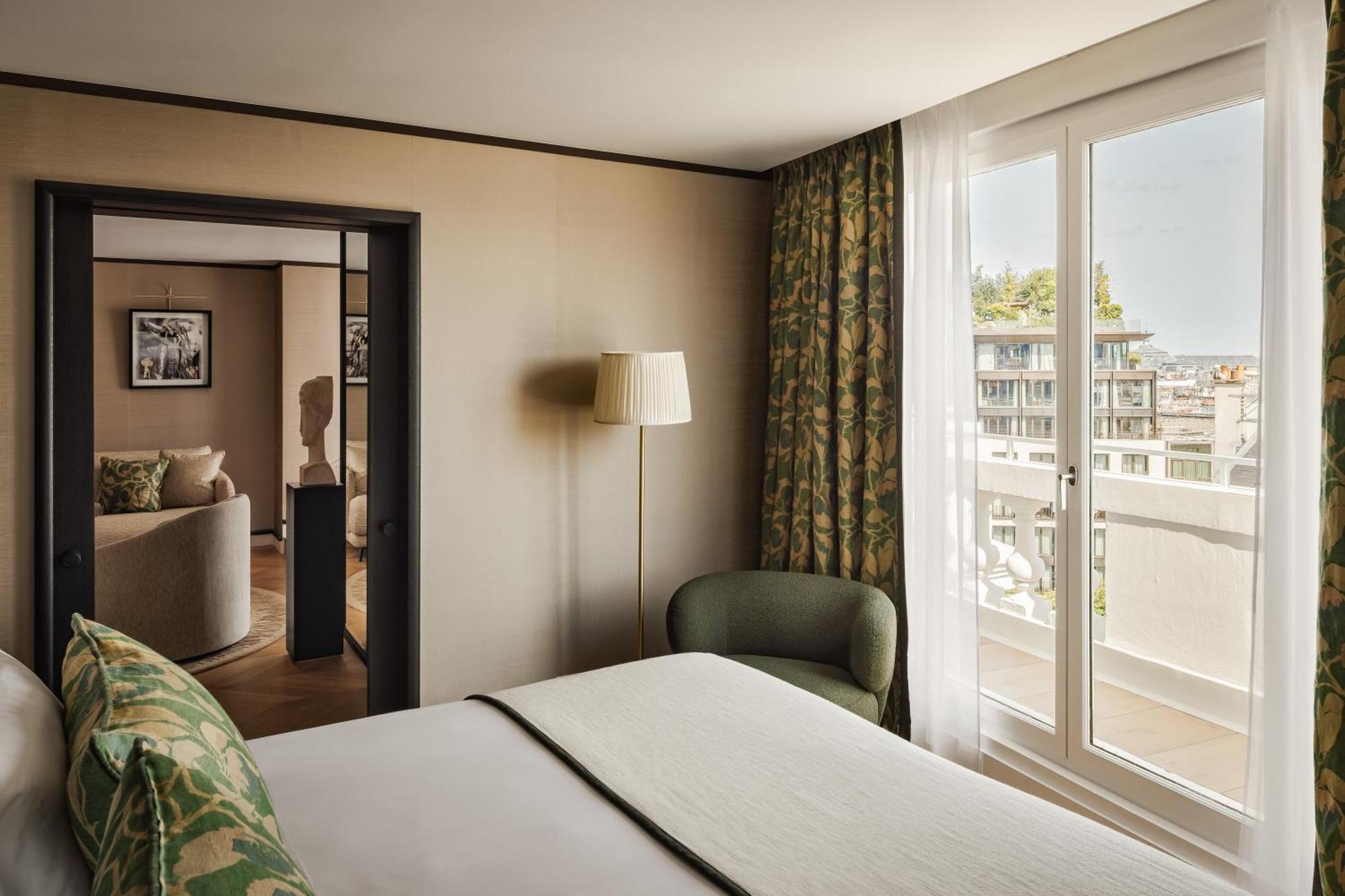 Eiffel Suite,1680578685:JPEG