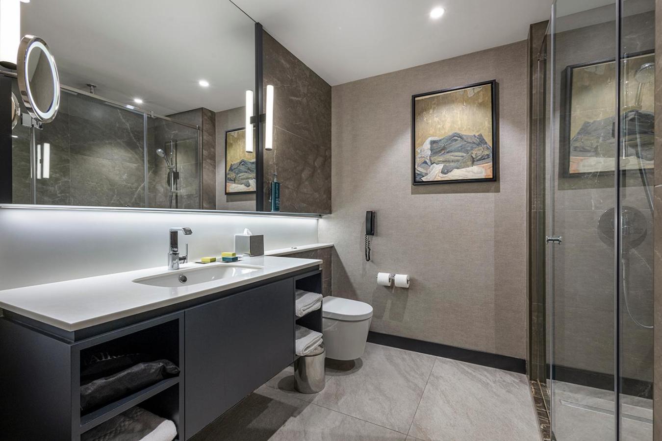 King Guest Room,1687453947:JPEG