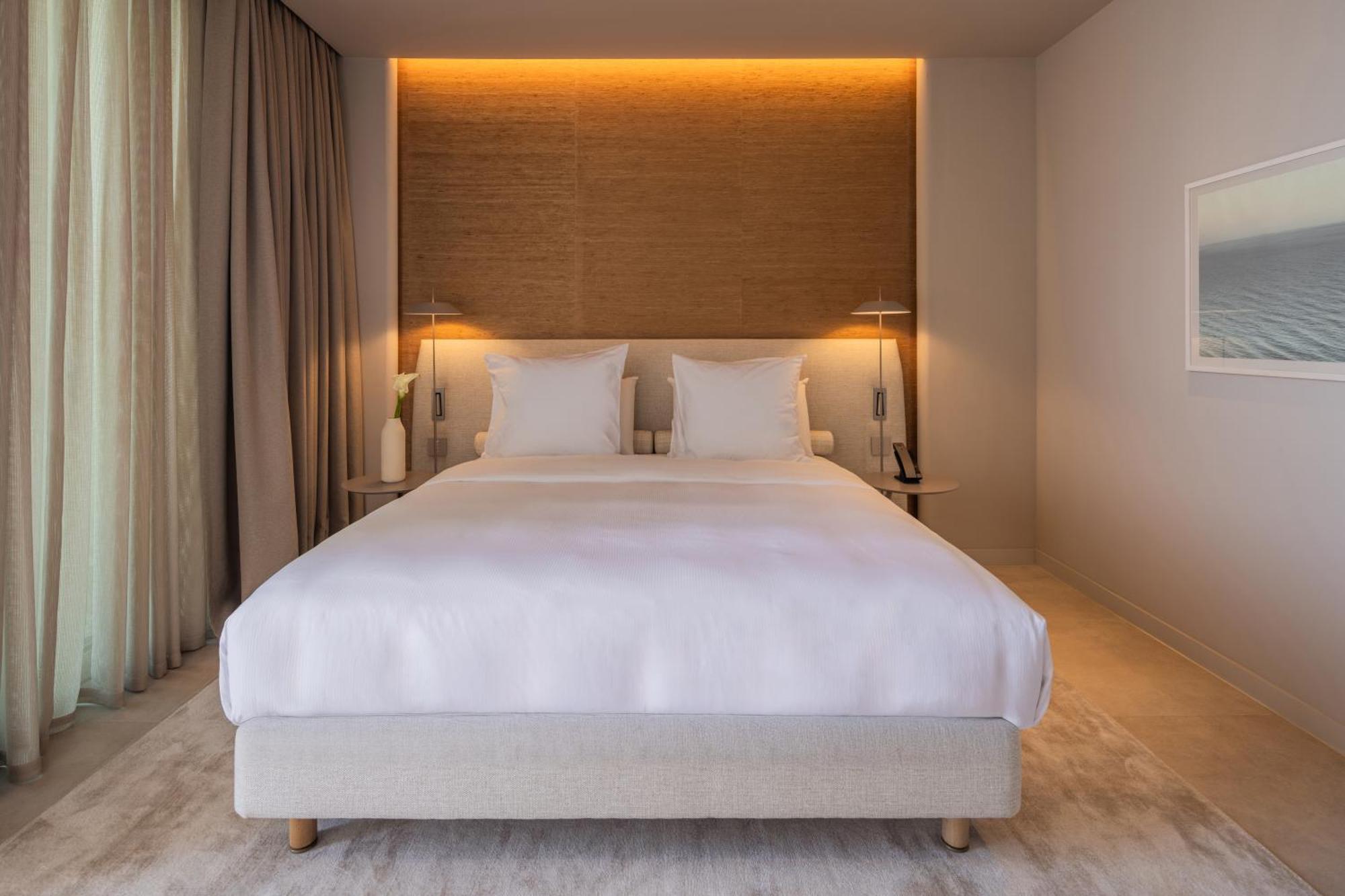 Superior Room with One King Size Bed,1690591546:JPEG