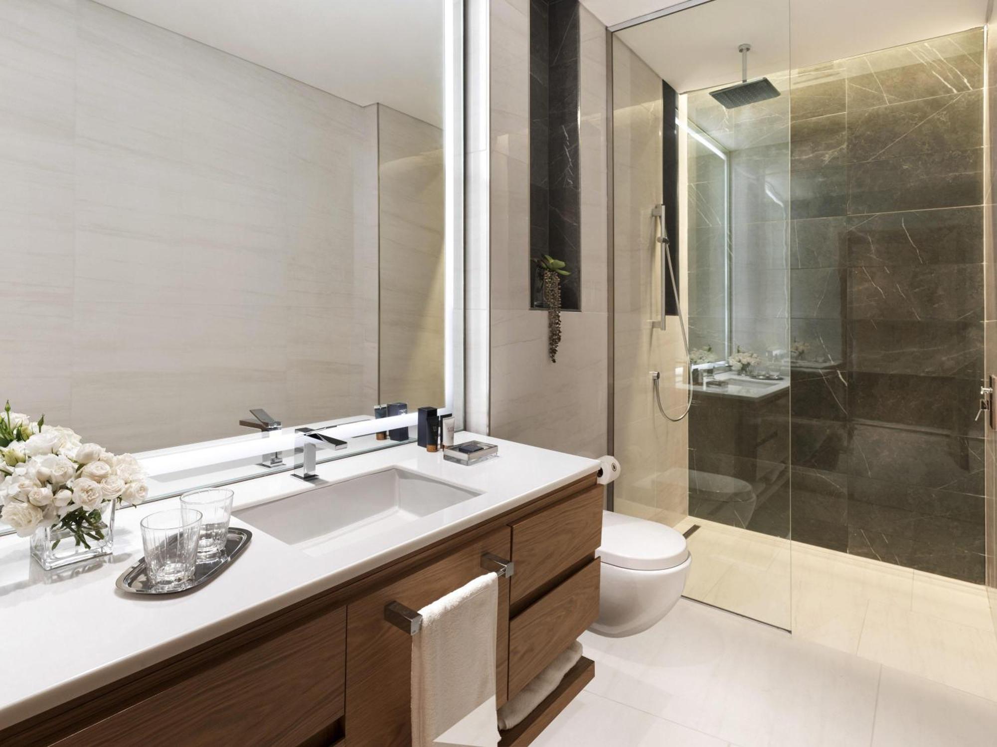 Elite Living One-Bedroom King with Balcony,1707055313:JPEG