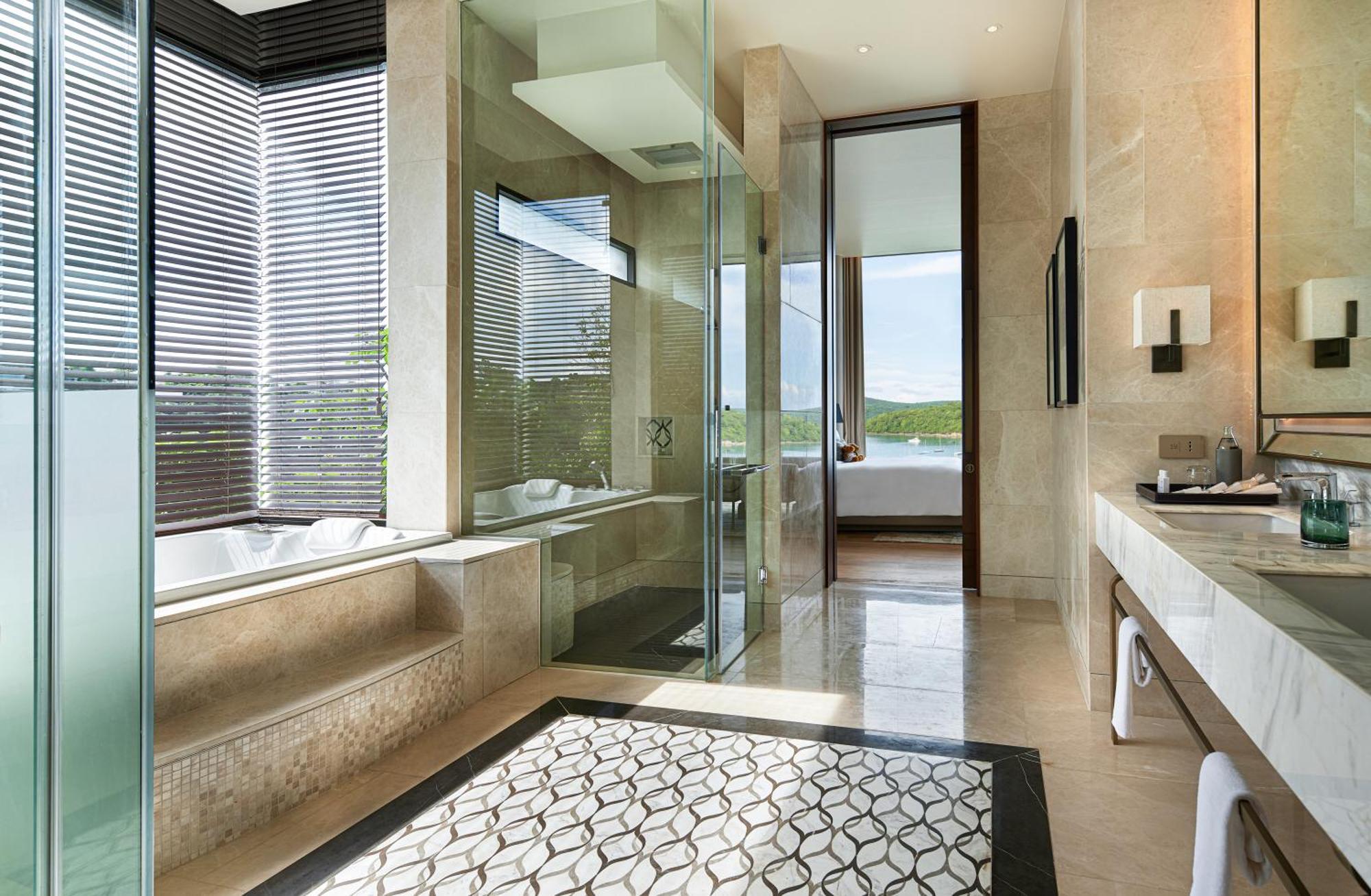 Three-Bedroom Villa Sea View 24-hour butler service