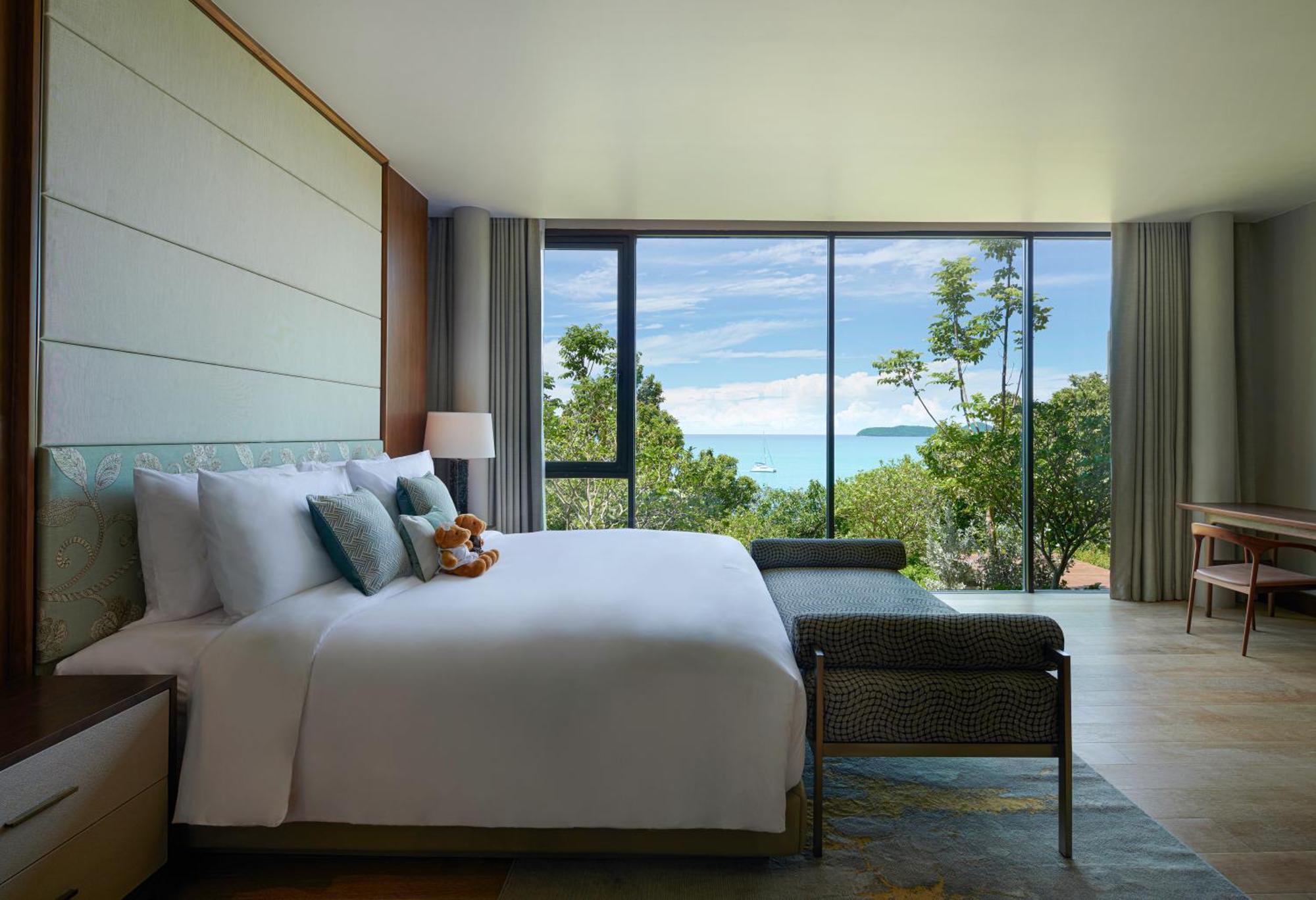 Four-Bedroom King Suite Ocean View Infinity Pool Hilltop Cliff