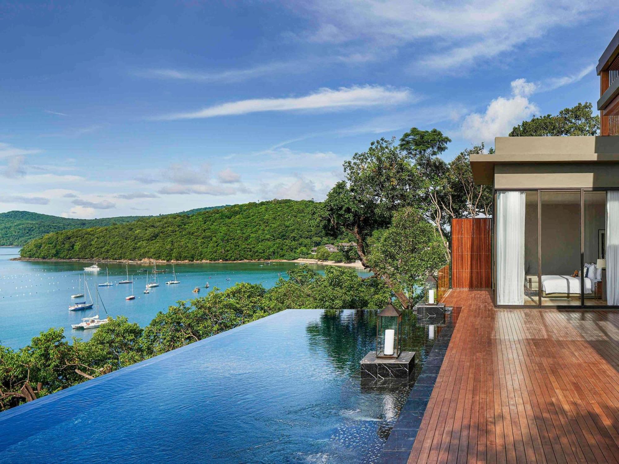 Four-Bedroom King Suite Ocean View Infinity Pool Hilltop Cliff