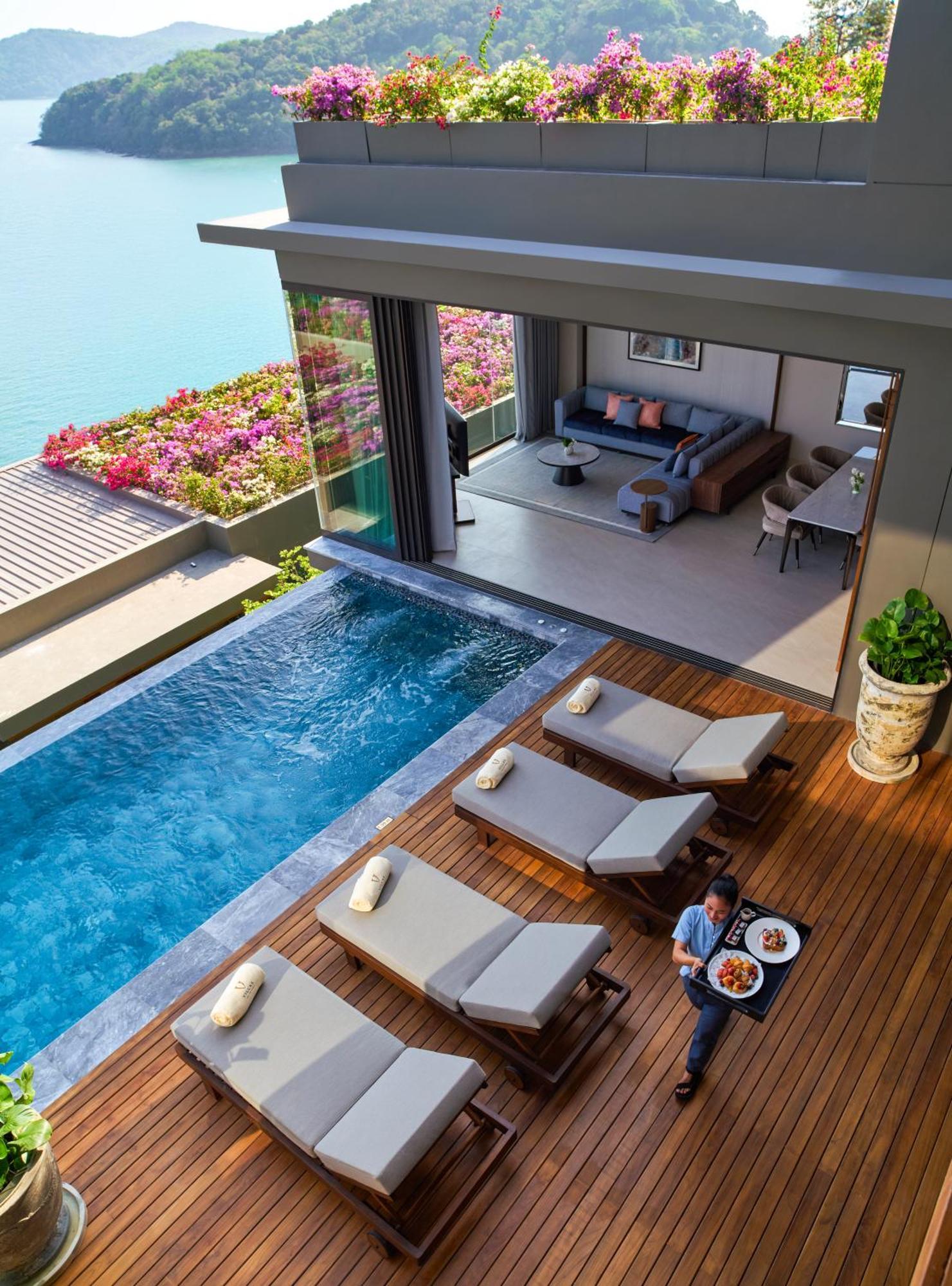 Three-Bedroom Executive Villa Sea View