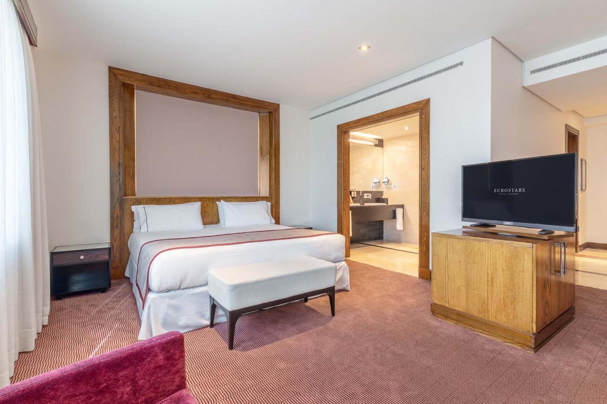 Deluxe Double Suite,1742582781:JPEG