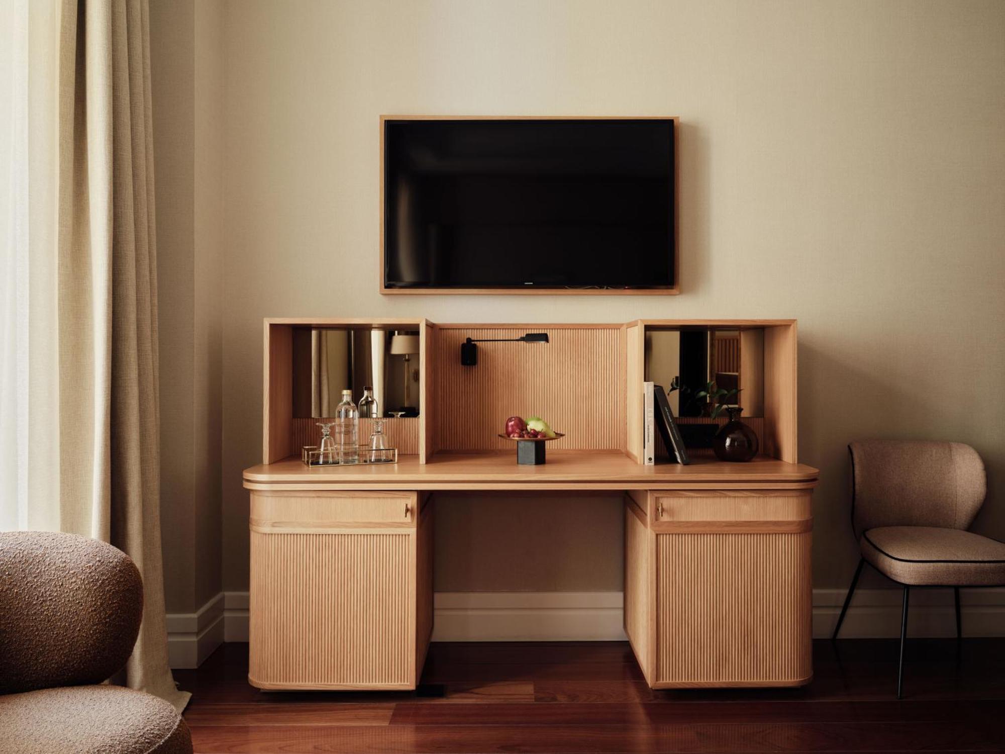 Double Room with View,1742635424:JPEG