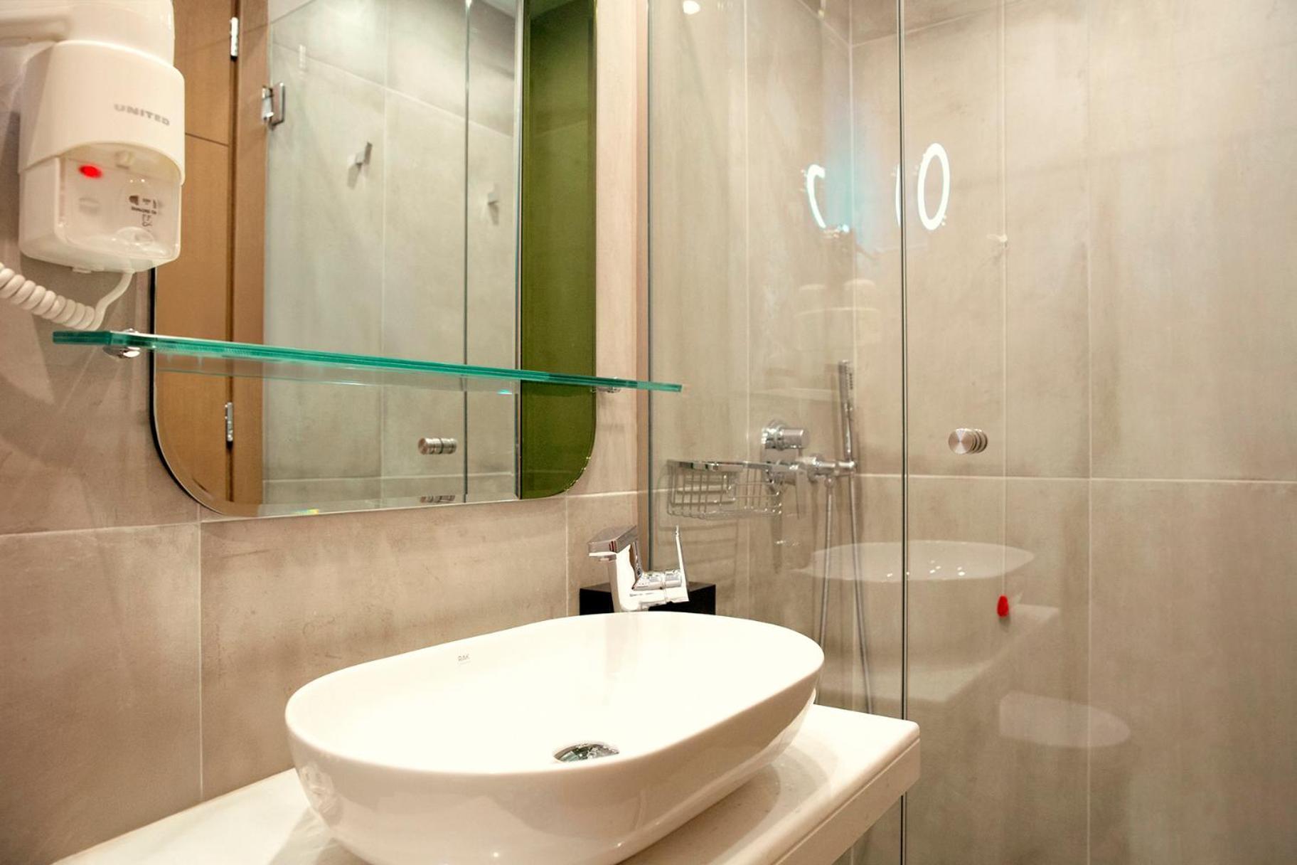 Junior Suite with Atrium View,1743144151:JPEG