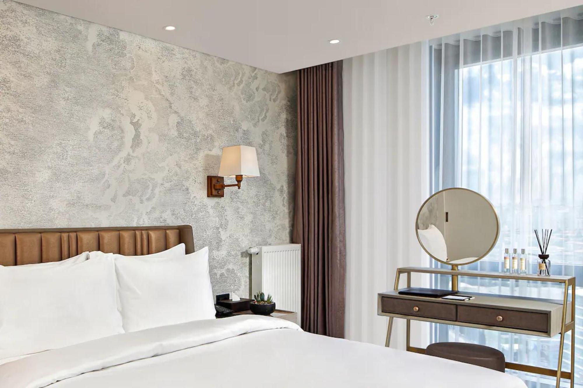 Executive Two Bedroom Suite,1756801806:JPEG