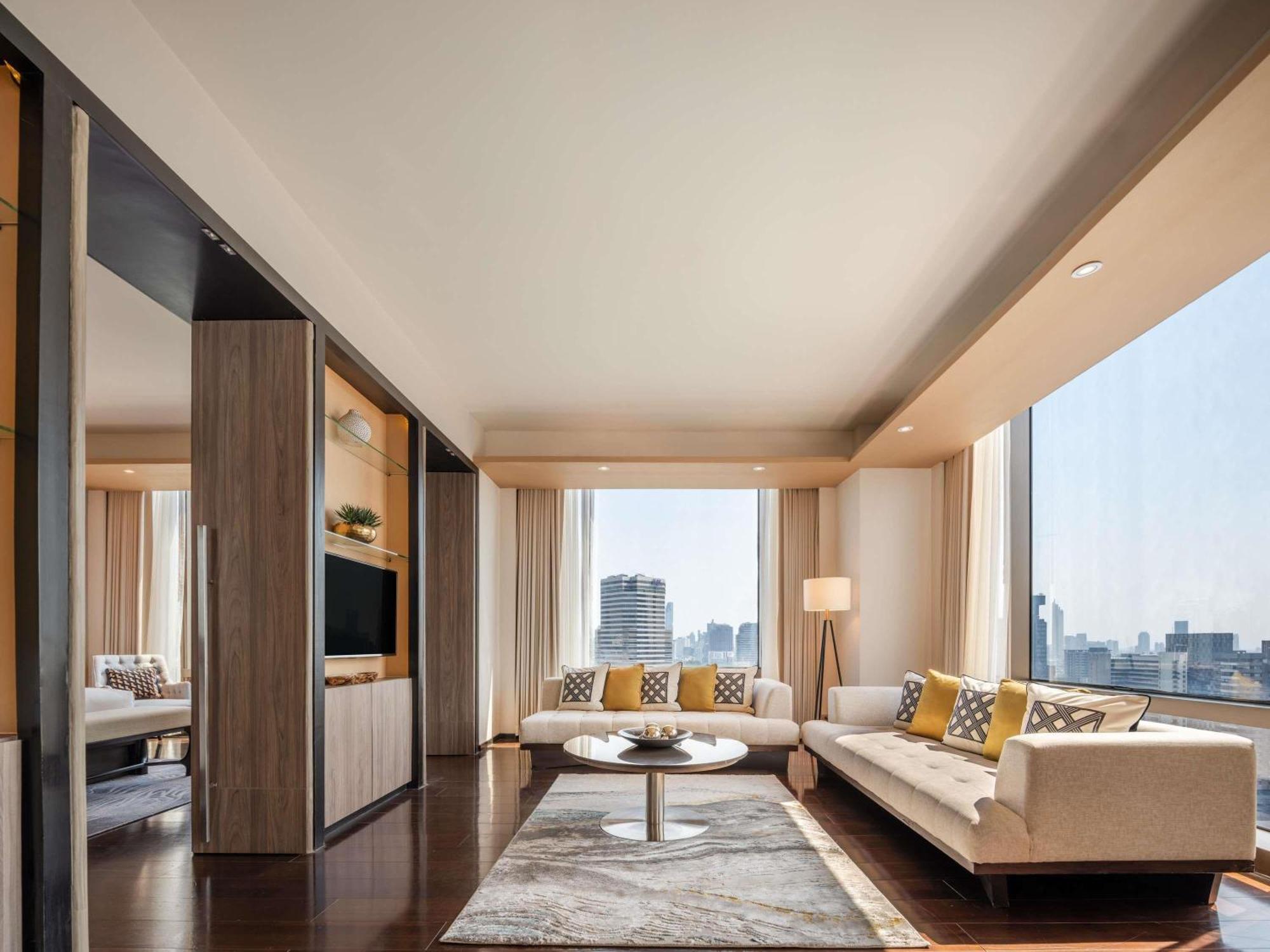 Executive King Suite,1758295594:JPEG