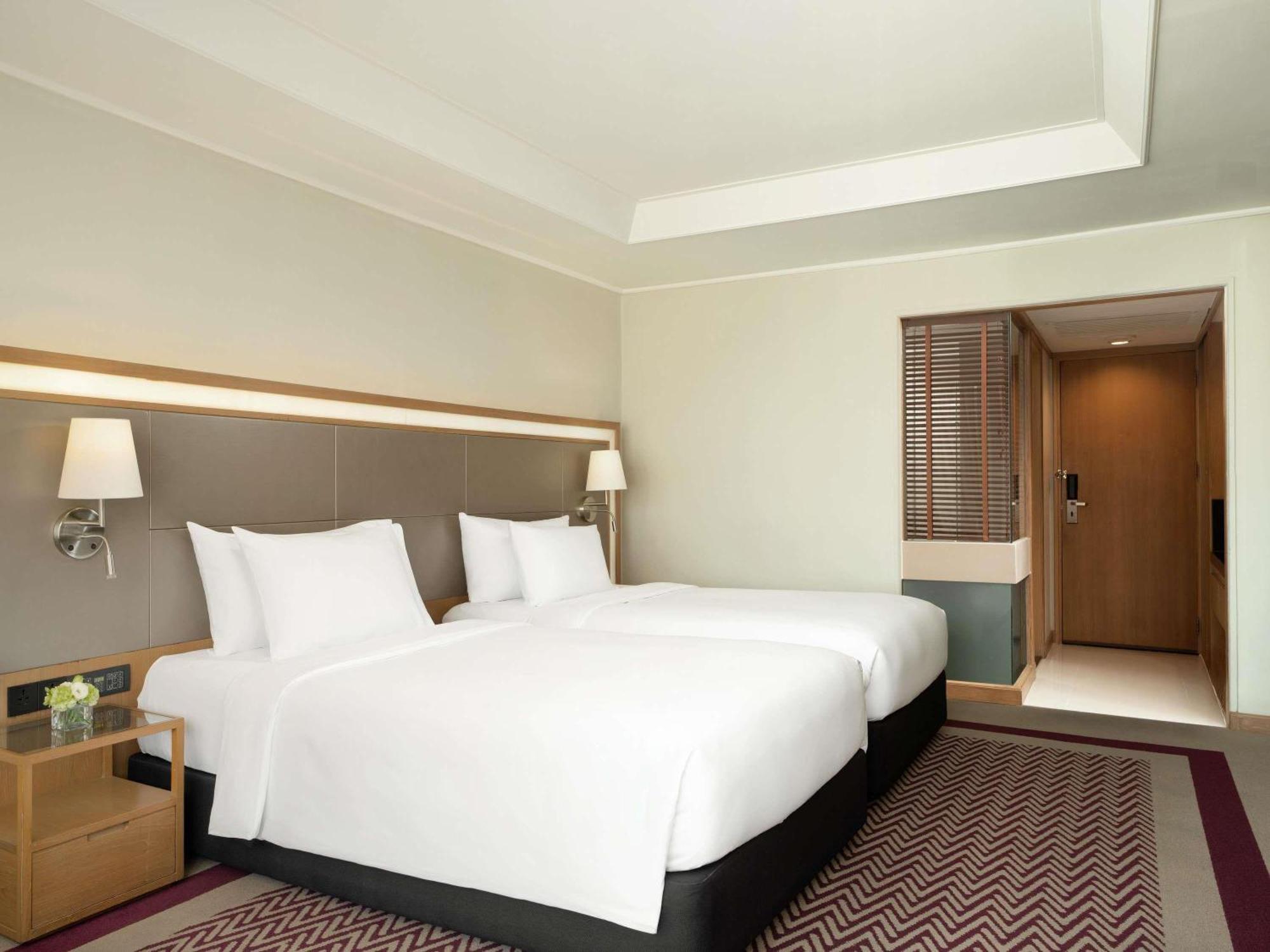 Deluxe Room 2 Twin Beds on Food & Beverages,1770845788:JPEG