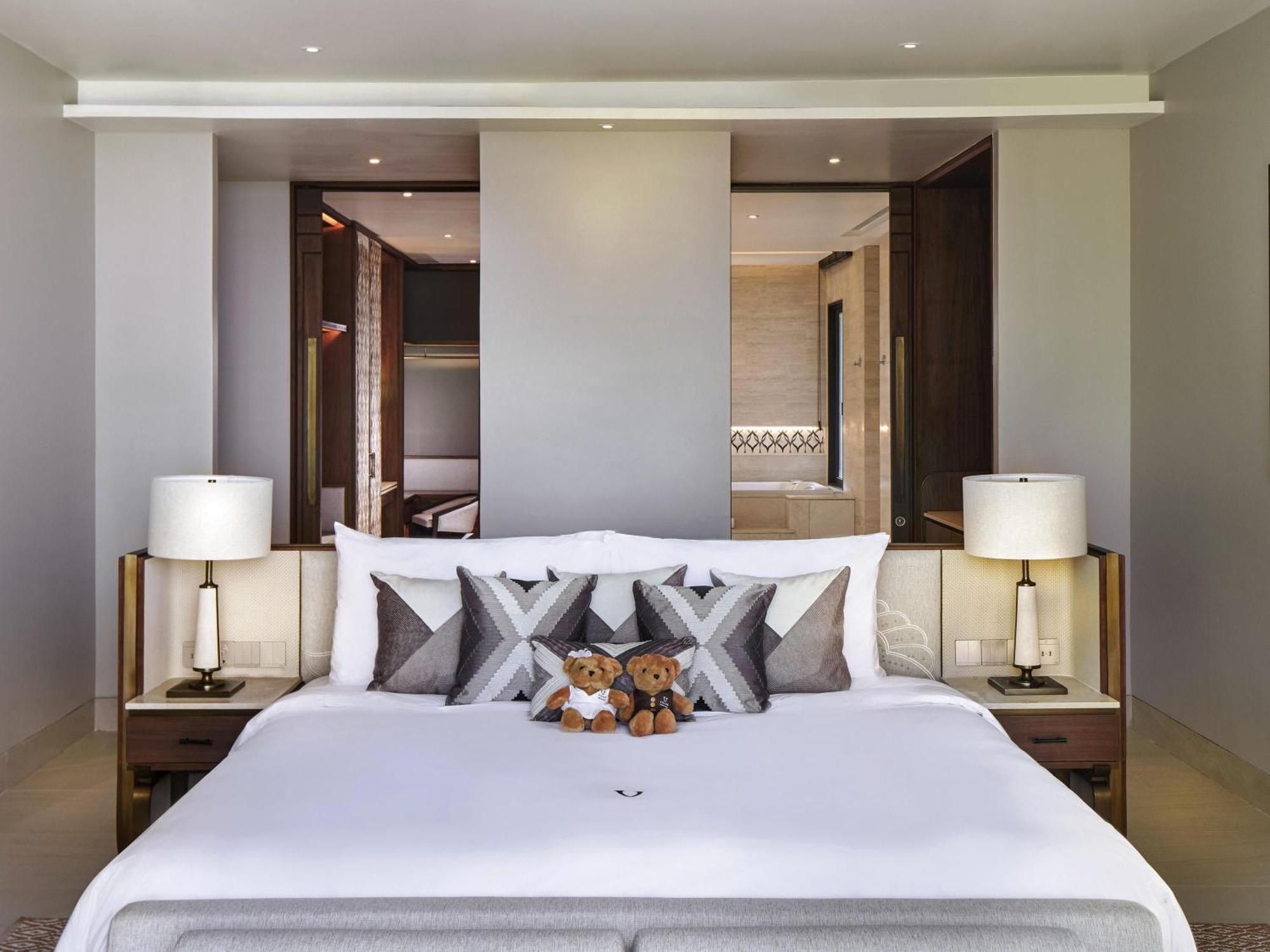 Three-Bedroom Villa Sea View 24-hour butler service
