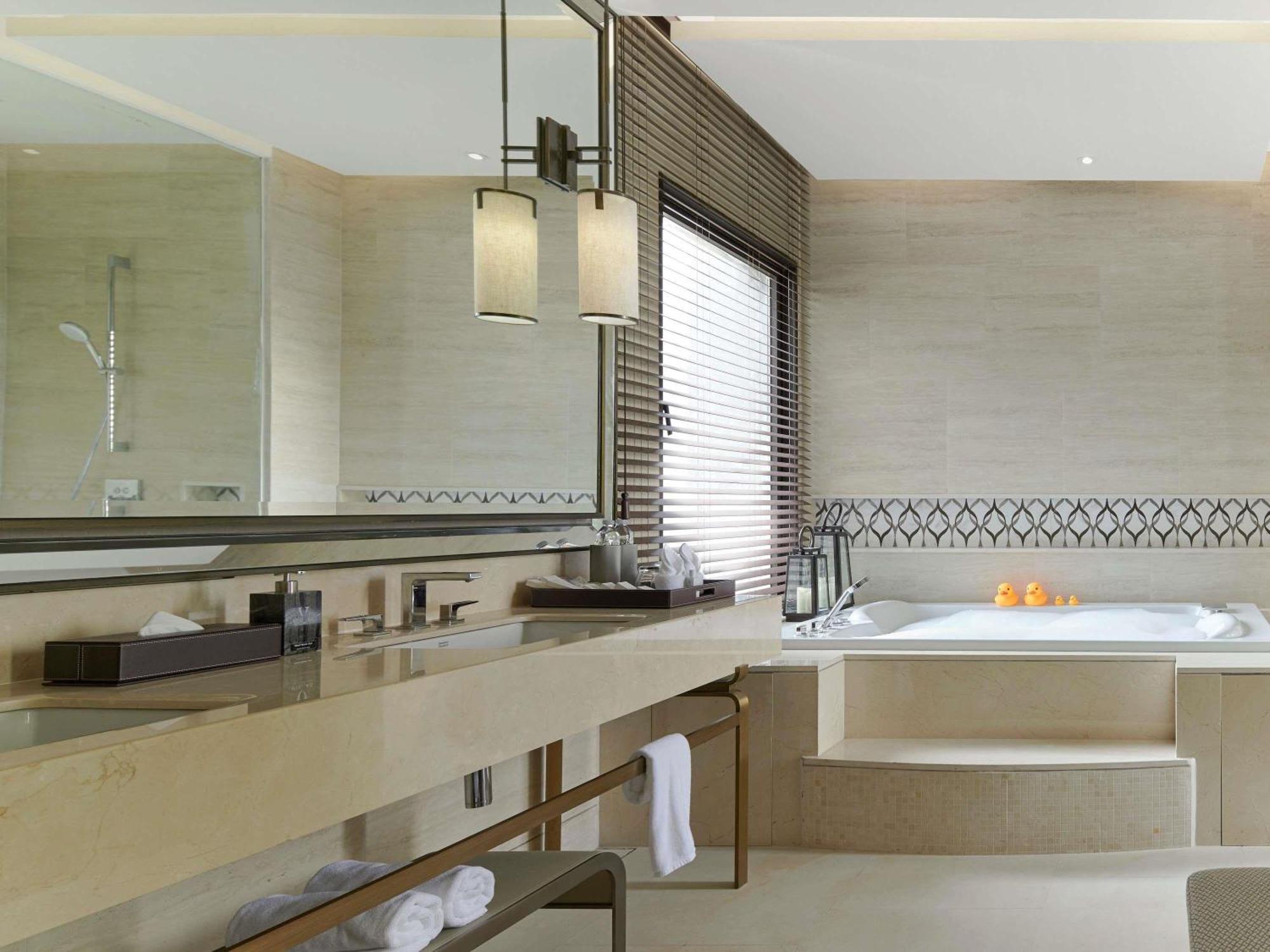 Three-Bedroom Villa Sea View 24-hour butler service