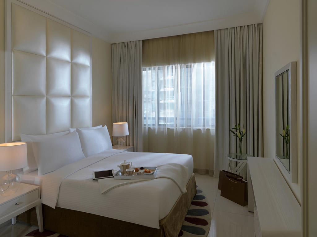 Sistemazione con 3 Camere da Letto, Vista sulla Città, Angolo Cottura e Balcone Privato