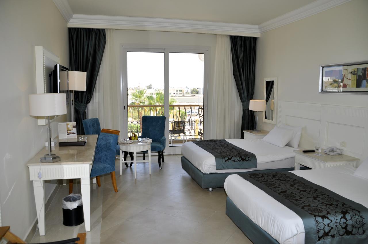 Superior Double or Twin Room,663931137:JPEG