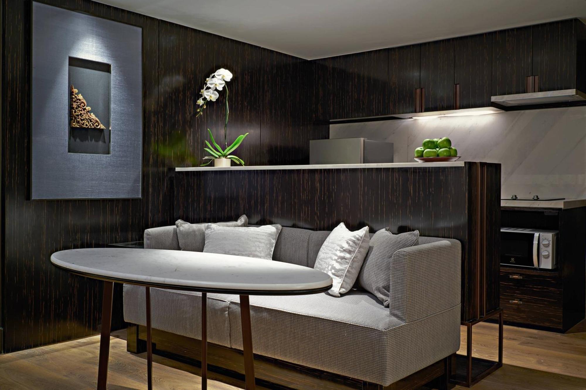 One-Bedroom Suite with Lounge Access,679008726:JPEG