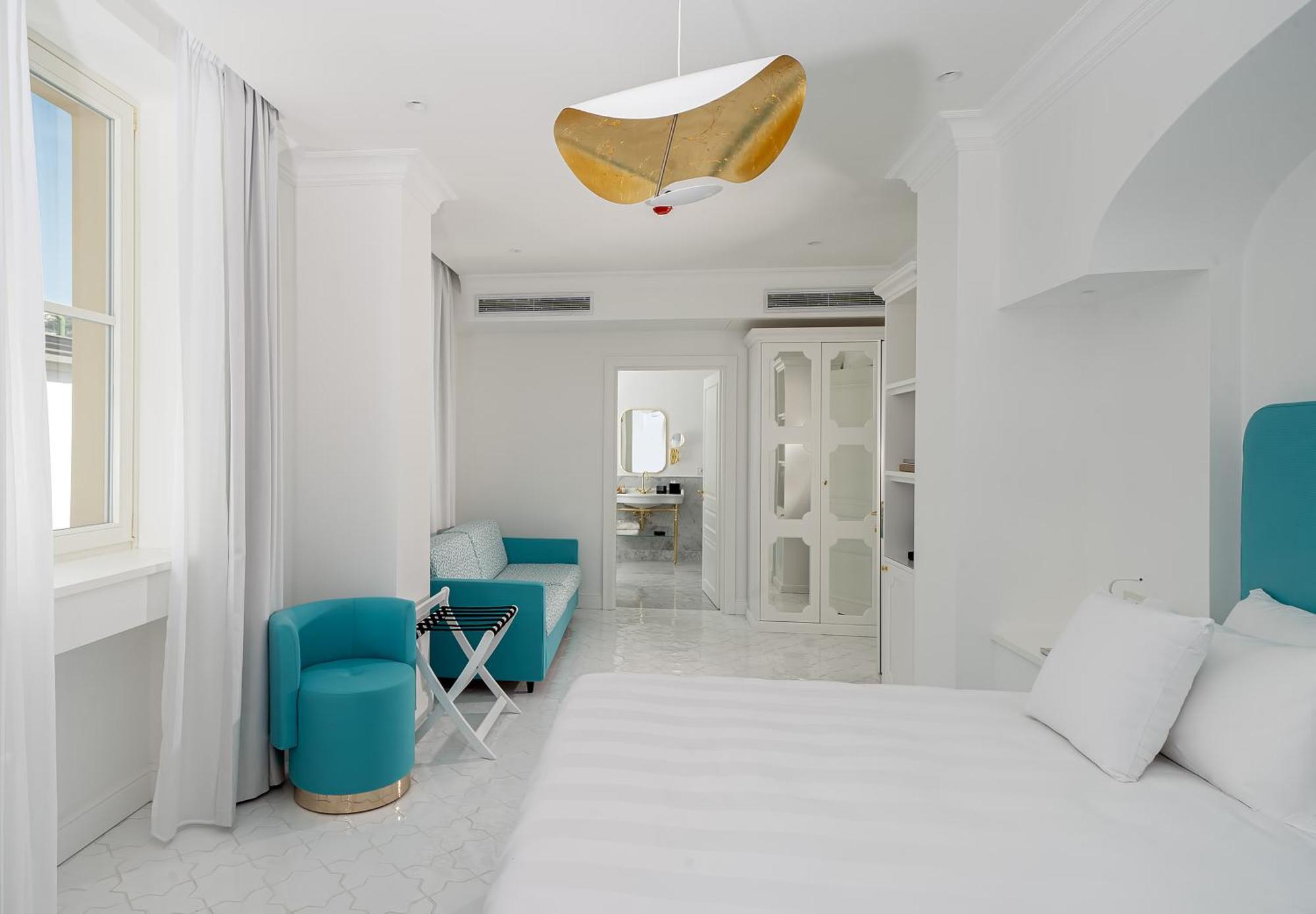 Junior Suite with Balcony Sea View,992344321:JPEG