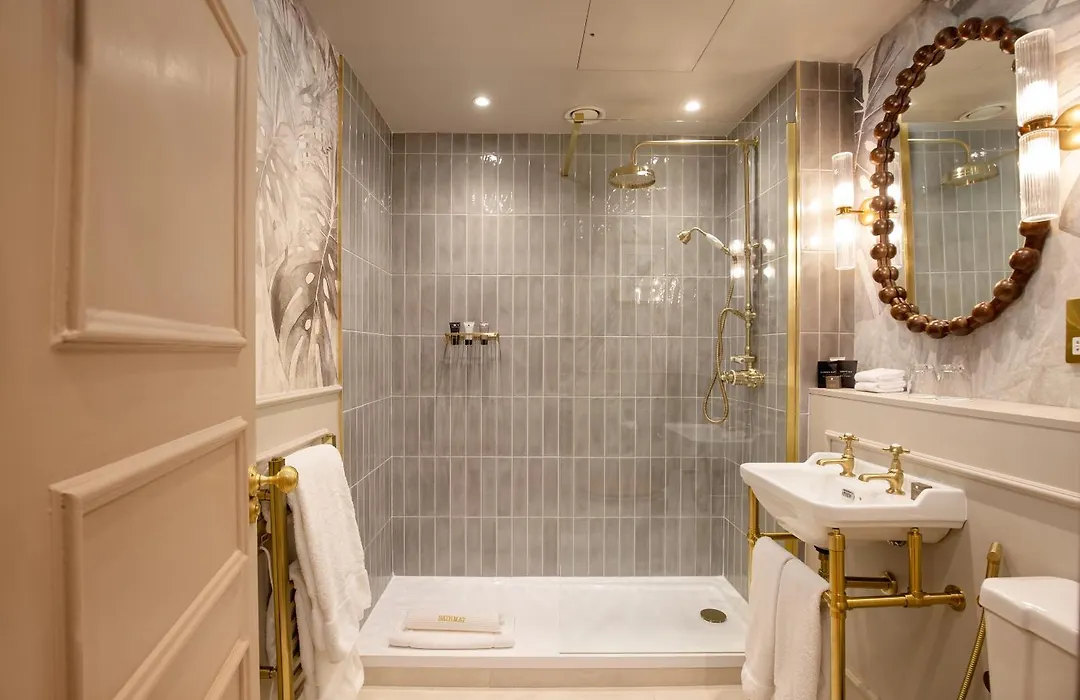 The Capital Hotel, Apartments & Townhouse - Small Luxury Hotels Of The World-1