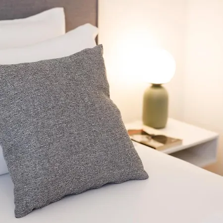 Electric Rooms & Suites-3