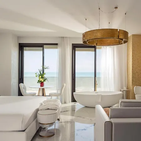 The Promenade Luxury Wellness Hotel-3