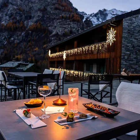 Grand Hotel Courmayeur Mont Blanc, By R Collection Hotels-2