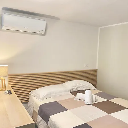 The Green Gate - Airport Guest House-2