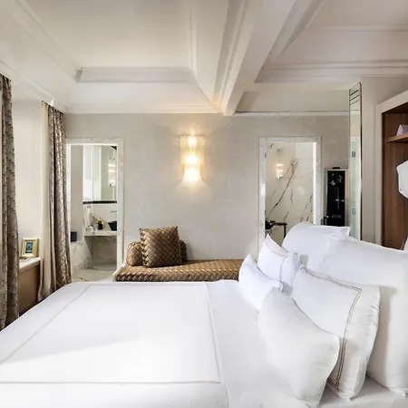 Hotel Palazzo Manfredi – Small Luxury Hotels of the World-3