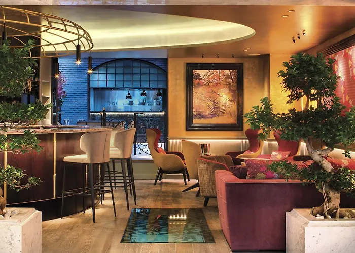 Hotel La Demeure Montaigne Parigi