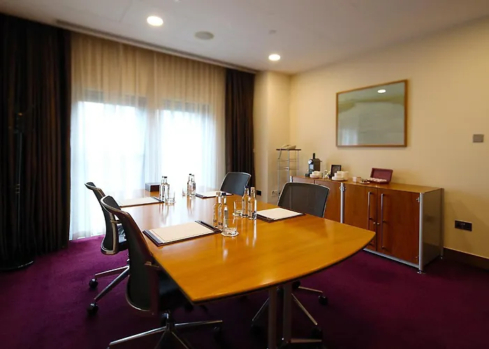 Canary Riverside Plaza Hotel Londra